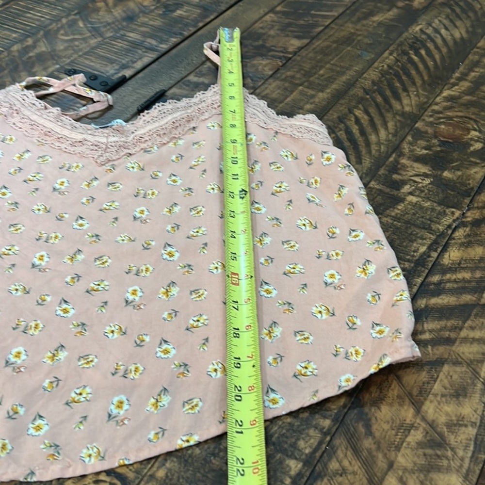 Hollister Floral lace tank with adjustable straps size large - Picture 10 of 12